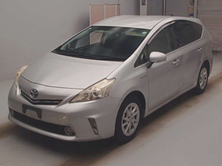 TOYOTA PRIUS ALPHA 2013