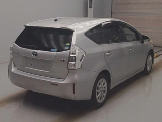 TOYOTA PRIUS ALPHA 2013