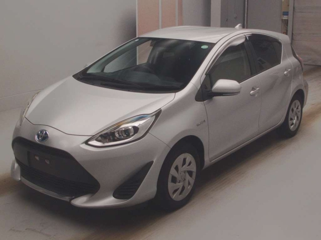 TOYOTA AQUA 2020