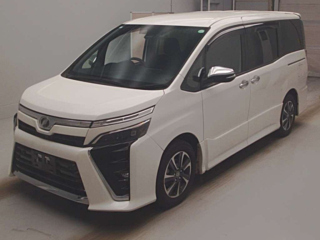 TOYOTA VOXY 2019