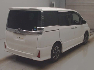 TOYOTA VOXY 2019