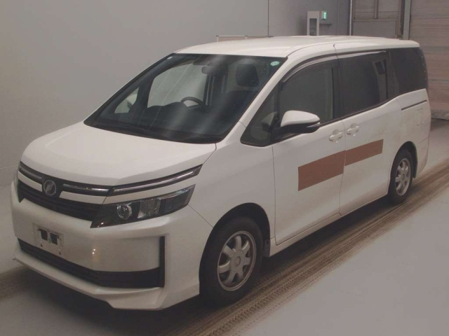 TOYOTA VOXY 2016