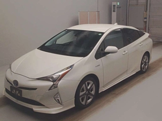 TOYOTA PRIUS 2016