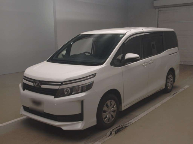 TOYOTA VOXY 2014