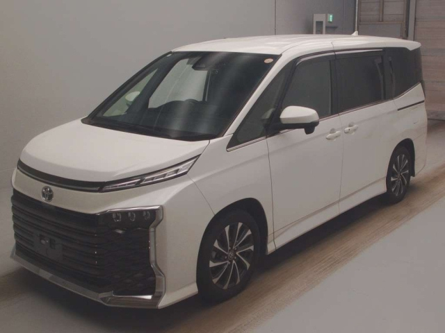 TOYOTA VOXY 2022