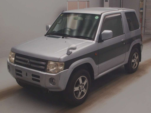 MITSUBISHI PAJERO MINI 2010