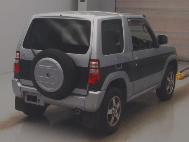 MITSUBISHI PAJERO MINI 2010