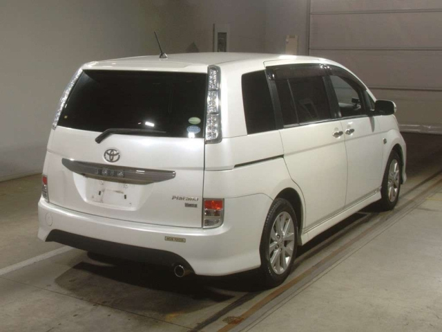 TOYOTA ISIS 2012