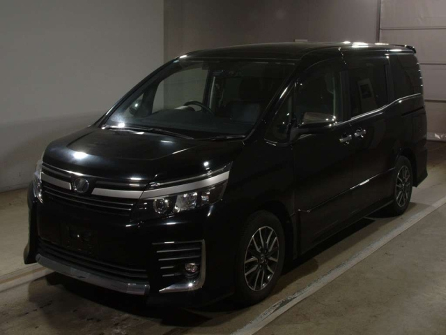 TOYOTA VOXY 2017