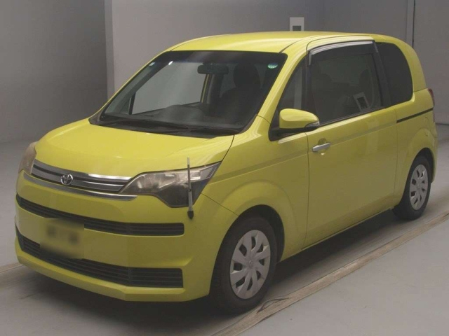 TOYOTA SPADE 2013