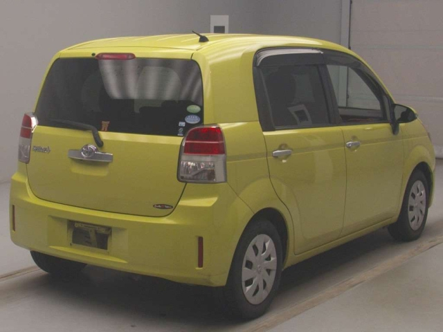 TOYOTA SPADE 2013