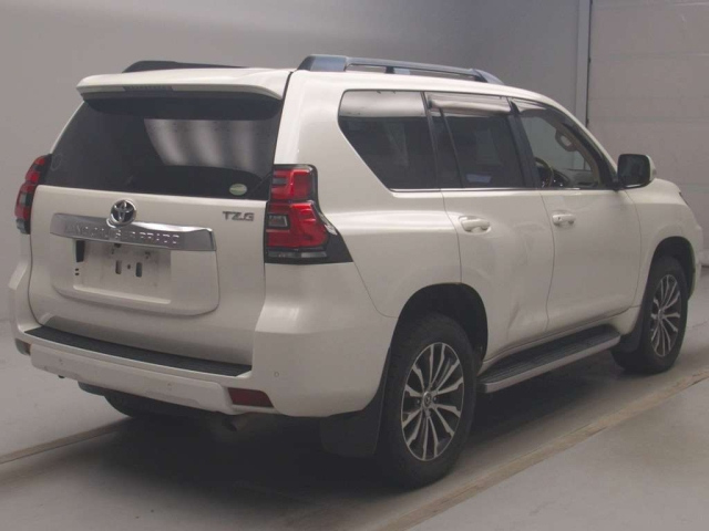 TOYOTA LAND CRUISER PRADO 2018