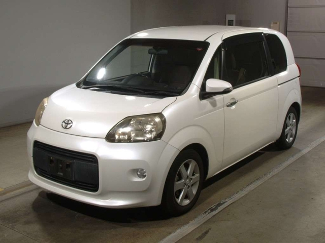 TOYOTA PORTE 2012
