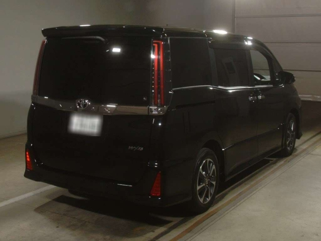 TOYOTA NOAH 2020