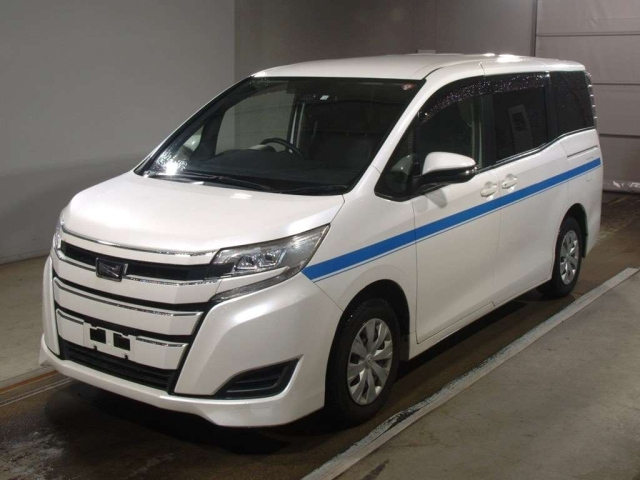 TOYOTA NOAH 2018