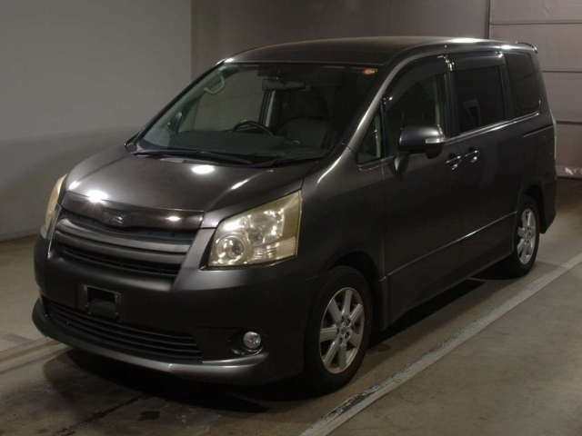 TOYOTA NOAH 2008