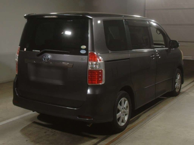 TOYOTA NOAH 2008