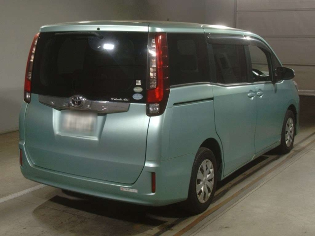TOYOTA NOAH 2017