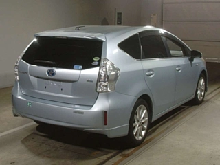 TOYOTA PRIUS ALPHA 2012