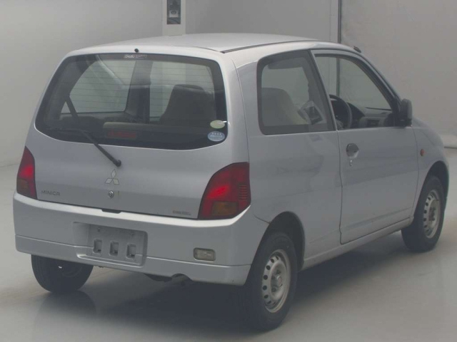 MITSUBISHI MINICA 2011