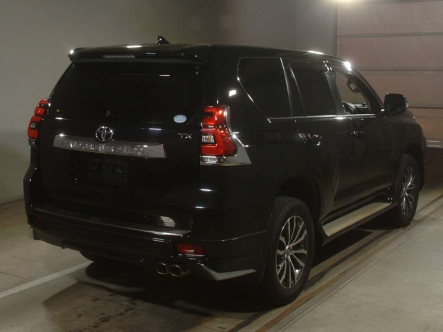 TOYOTA LAND CRUISER PRADO 2018