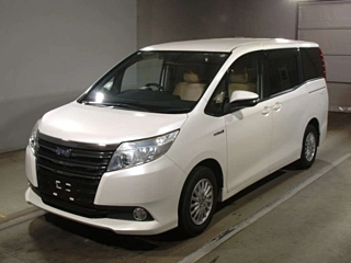 TOYOTA NOAH 2014