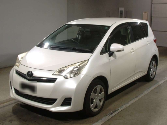 TOYOTA RACTIS 2013