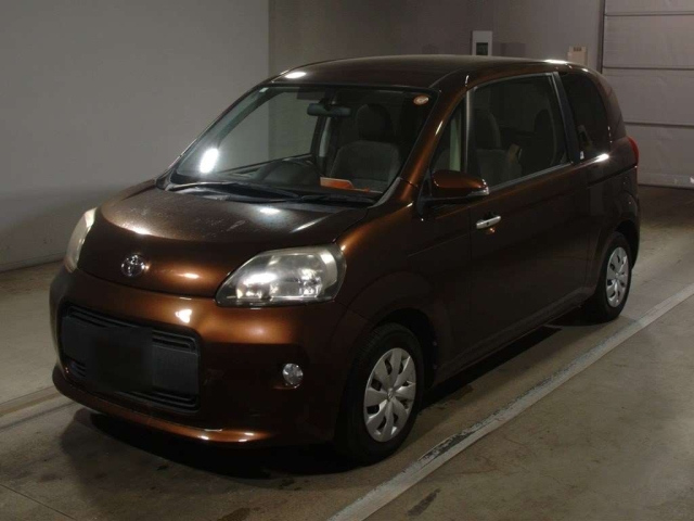 TOYOTA PORTE 2013
