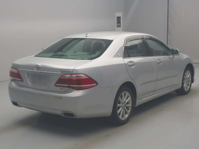 TOYOTA CROWN 2010
