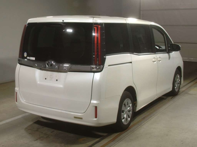 TOYOTA NOAH 2021