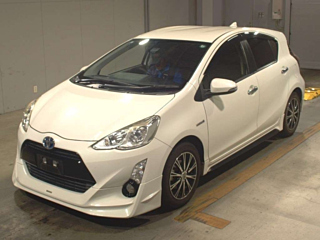 TOYOTA AQUA 2017