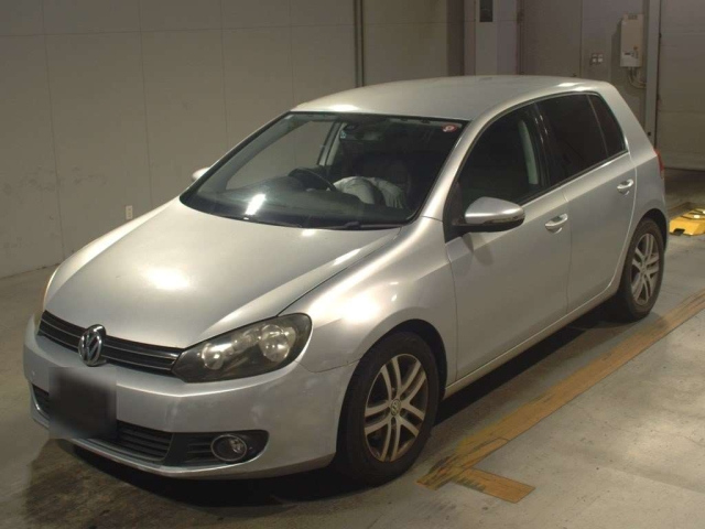 VOLKSWAGEN GOLF 2010