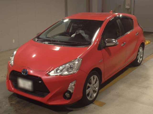 TOYOTA AQUA 2015