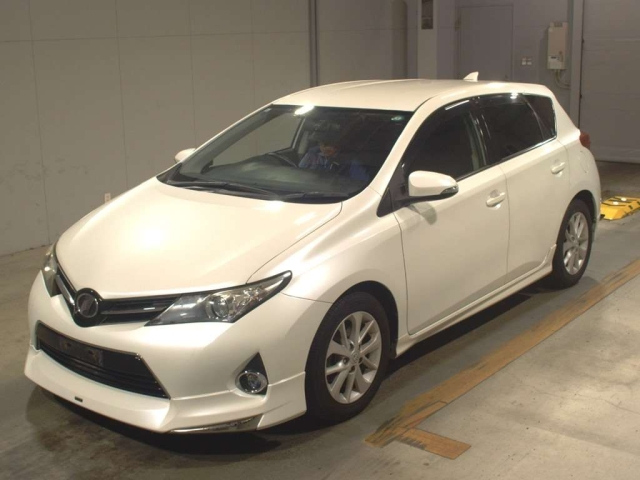 TOYOTA AURIS 2013