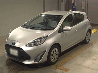 TOYOTA AQUA 2021