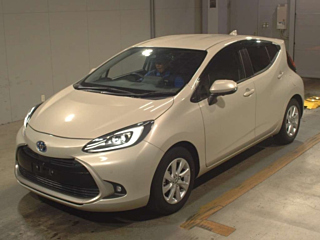 TOYOTA AQUA 2021