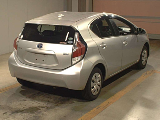 TOYOTA AQUA 2016