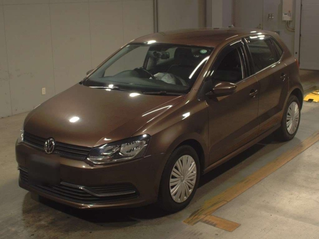 VOLKSWAGEN POLO 2015