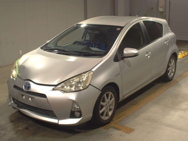TOYOTA AQUA 2012