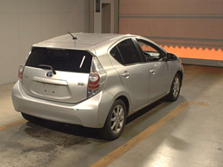 TOYOTA AQUA 2012