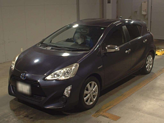 TOYOTA AQUA 2015