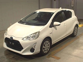 TOYOTA AQUA 2015