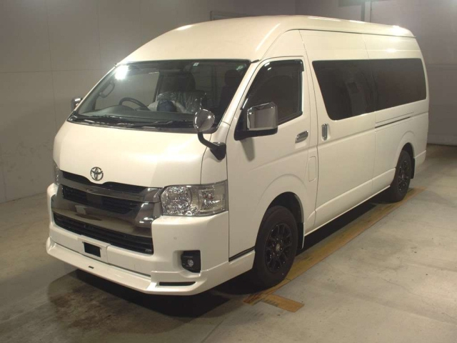 TOYOTA HIACE 2022