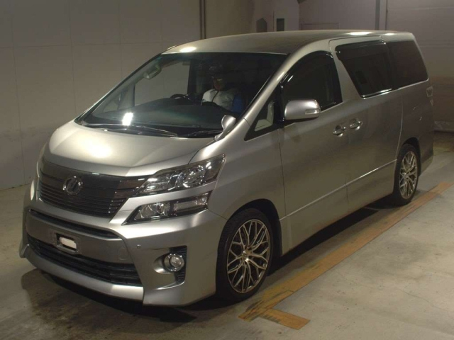 TOYOTA VELLFIRE 2013