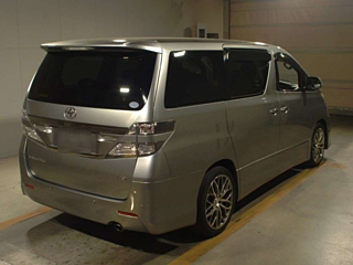TOYOTA VELLFIRE 2013
