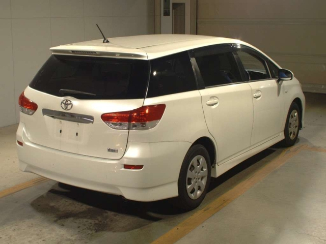 TOYOTA WISH 2011