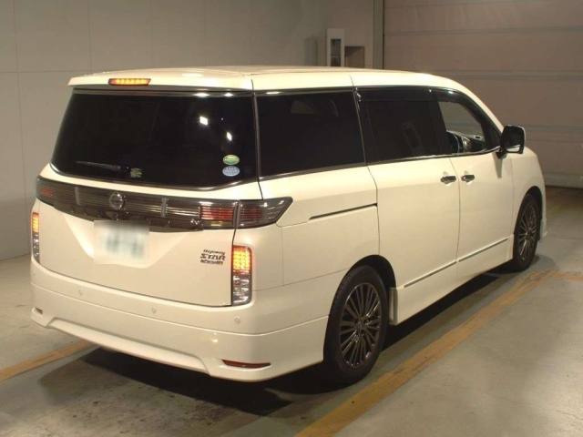 NISSAN ELGRAND 2017