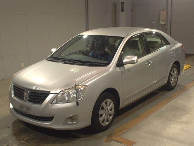 TOYOTA PREMIO 2011