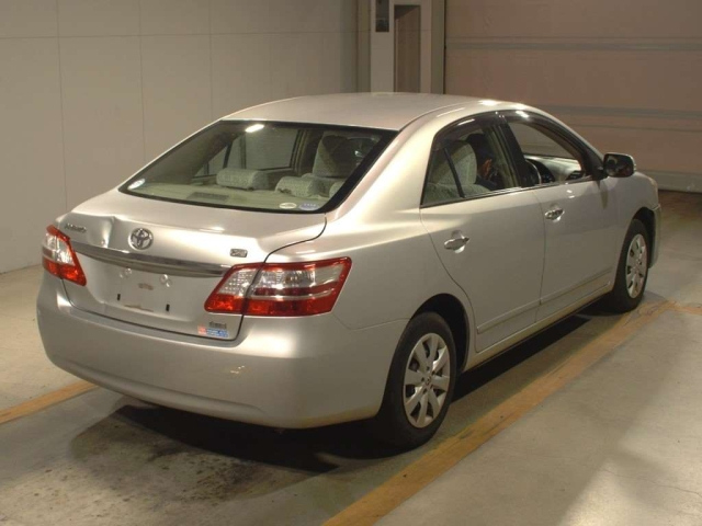 TOYOTA PREMIO 2011