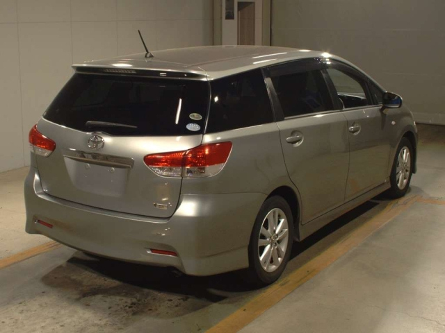 TOYOTA WISH 2009